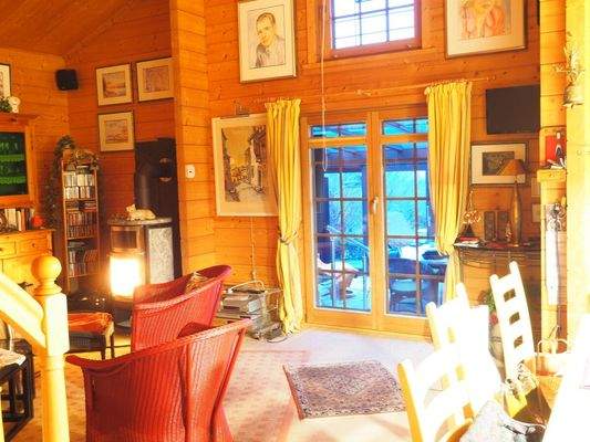 Wohnzimmer Blick zum Wintergarten