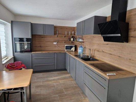 moderne Einbauküche inklusive!