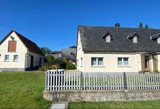 Frontansicht mit Nebengelass