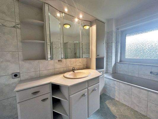 Badezimmer EG Bild 1