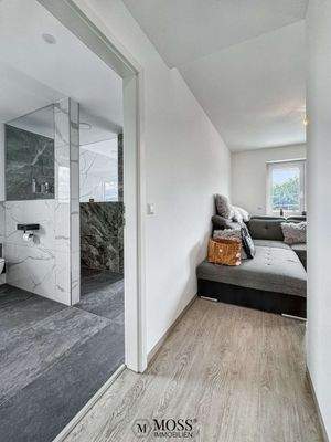 Blick Badezimmer/Wohnzimmer