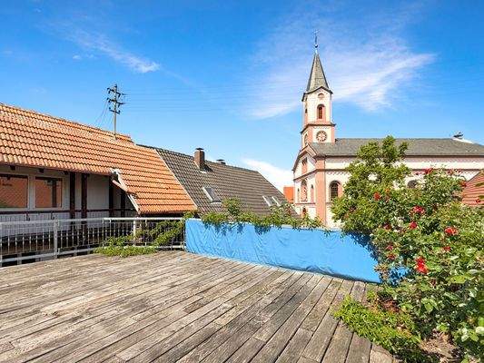 große Dachterrasse