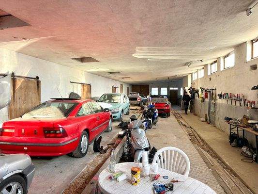 Ehemaliger Kuh- & Pferdestall