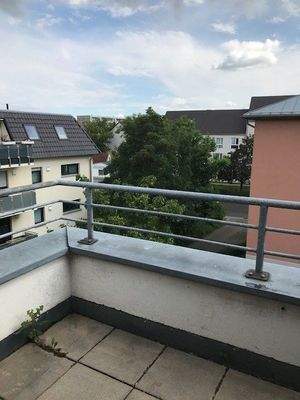 Balkon mit Blick ins Umland