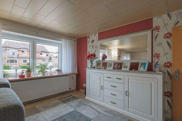 Das geräumige Wohnzimmer