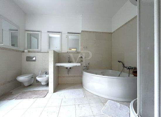 Dusch- und Wannenbad