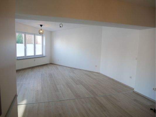 Großes Wohnzimmer in Whg. EG, ca. 104 m²