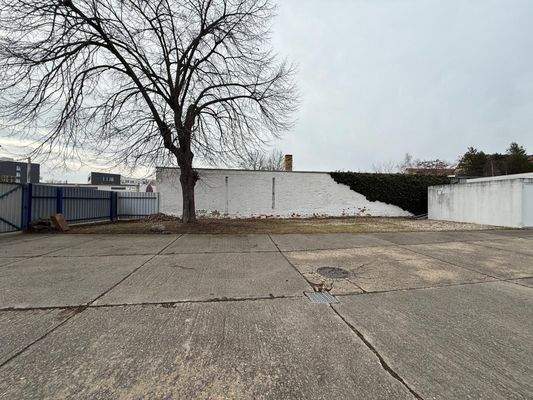 Blick auf Grundstück