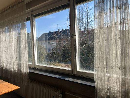 Schlafzimmer mit Blick ins Grüne.JPG