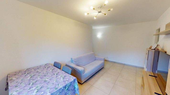 Meran-Merano-in-vendita-vendesi-verkaufen-Zweizimmerwohnung-bilocale-ristrutturato-saniert-Balkon-balcone-Garage-investimento-Investition-vermietet-affittato