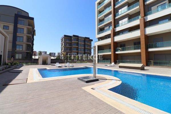 1+1 Apartments in a Complex with Swimming Pool in Antalya Aksu
