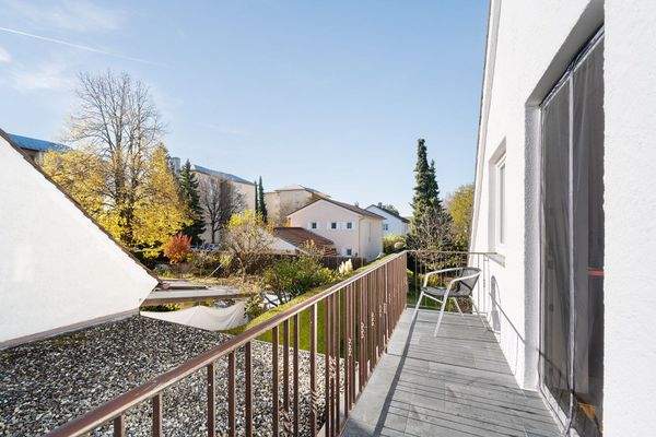 Balkon im Obergeschoss in Süd-West-Lage