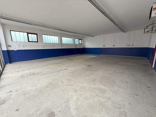 Hallenseite ohne Sektionaltore