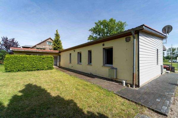 Außenansicht + Garten