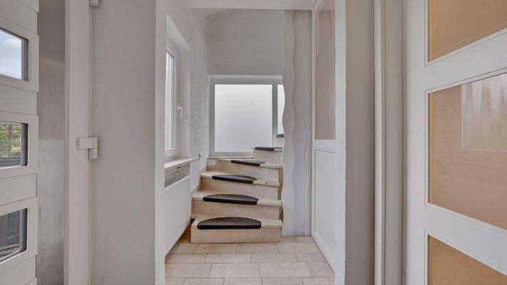 Windfang / Treppenhaus EG 