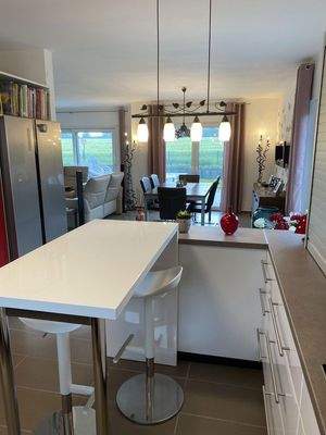 Küche (hinten Esszimmer)