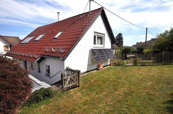 Neue Dachdeckung und Balkonkraftwerk