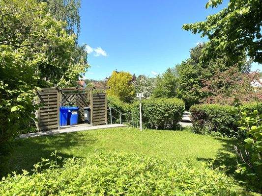 Grünanlage hinter dem Haus