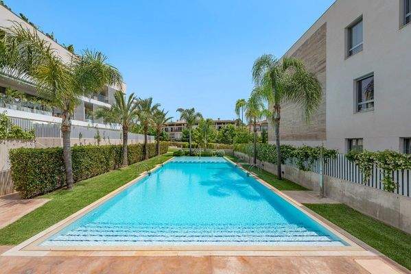 Exterior and Pool (1)