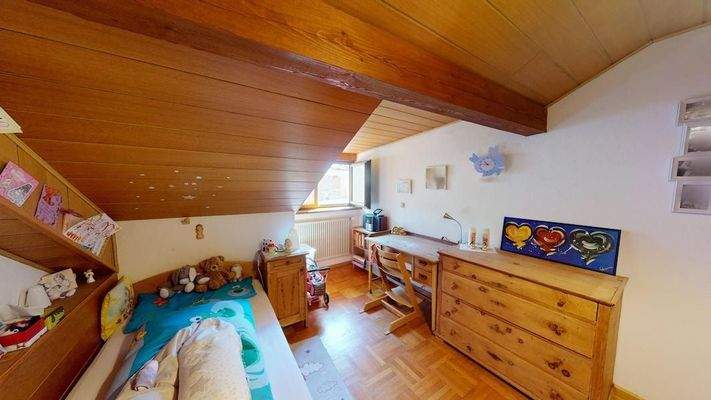 Leifers-Laives-4-Zimmer-Wohnung-quadrilocale-Leifers-Zentrum-Laives-Centro-mit-Garten-con-giardino-zwei-Stöcke-due-piani-Balkon-balcone-Bozen-Umgebung-bolzano-verkaufen-vendesi