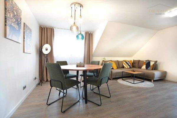 Wohnzimmer mit Essbereich