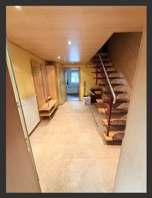 Flur vorderes Haus.png