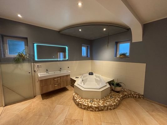 Badezimmer EG