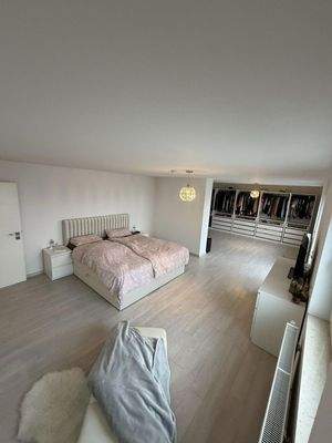 Schlafzimmer OG mit Ankleide