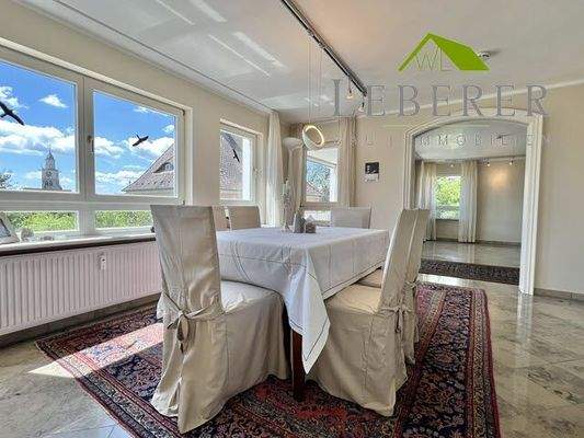 Heller und luftiger Essbereich OG