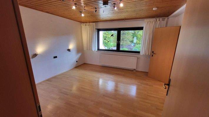 1.OG Zimmer 3 (Schlafzimmer)