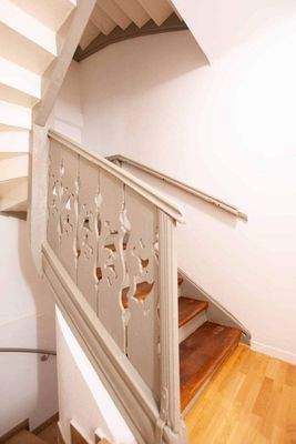 Treppenhaus mit barockem Geländer