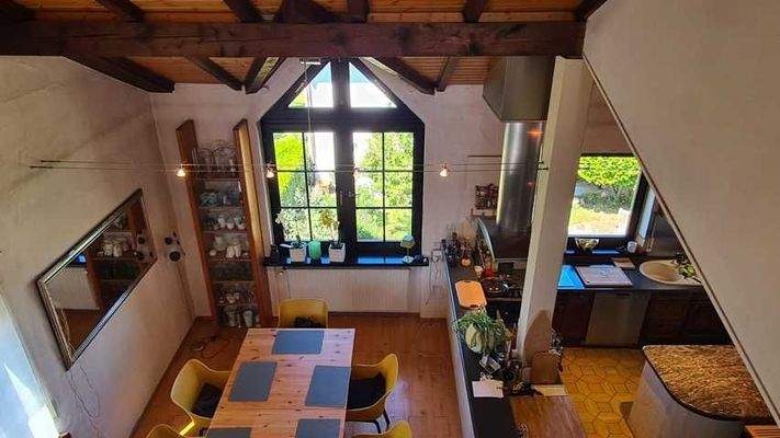 Blick von Galerie in Wohn-Esszimmer