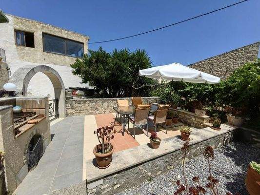 Kreta, Eleutherna: Freistehendes Steinhaus mit 2 unabhängigen Studios zum Verkauf