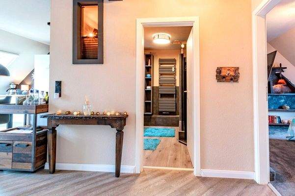 Flur Richtung Duschbad..