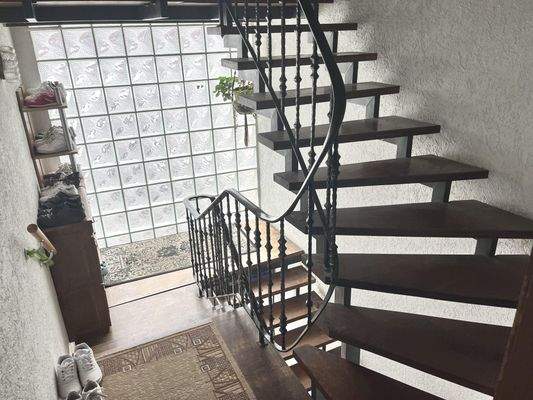 helles Treppenhaus mit Glasbausteinen