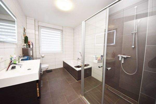 Tageslichtbadezimmer 1 v on 2