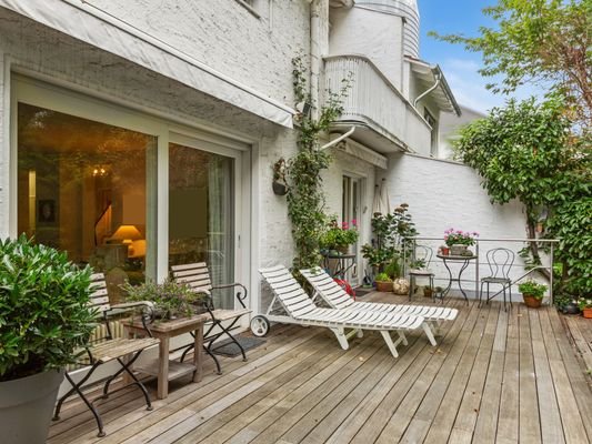 Terrasse mit Gartenblick