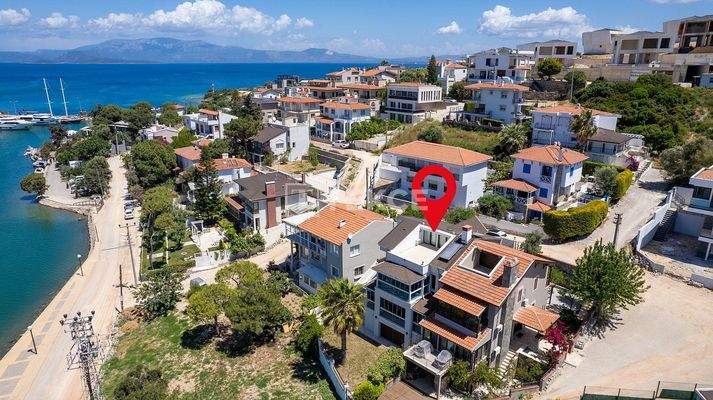 Seafront Furnished Villa with Marina View in Çeşme Dalyan