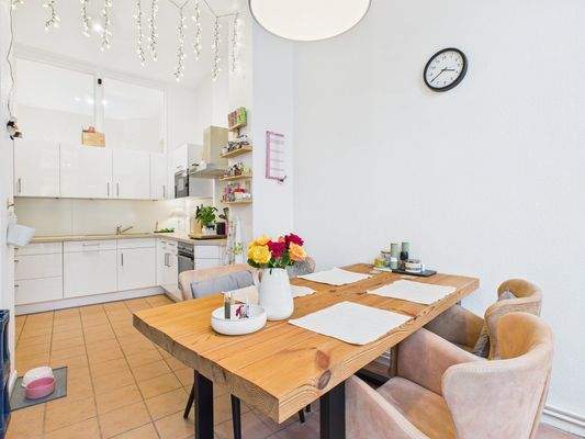 Küche mit Platz für eine Sitzecke