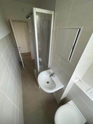 3d3f4327-5713-47f6-90ed-bf4c2be18891