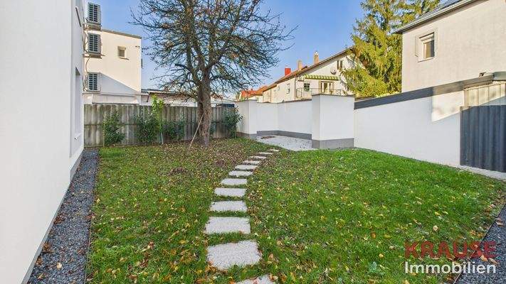 Garten mit Zugang Außenterrasse