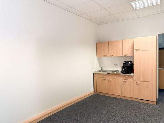 Freies Zimmer inkl. Pantry-Küche