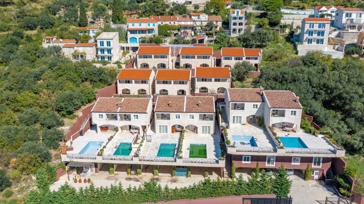 1-Budva-Rezevici-a-complex-of-stone-villas-with-sw