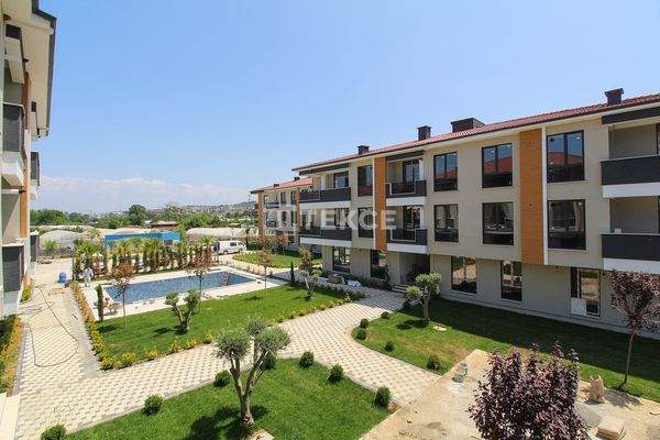Flats for Sale in a Secure Complex with a Pool in Yalova