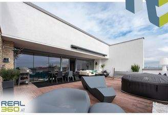 Große uneinsichtige Terrasse