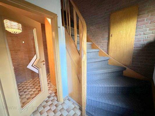 ...als separten Eingang für die DG-Wohnung