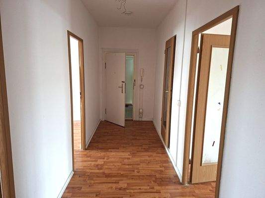 von der Diele gelangt man in alle Zimmer