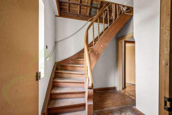 Treppenaufgang zum Speicher