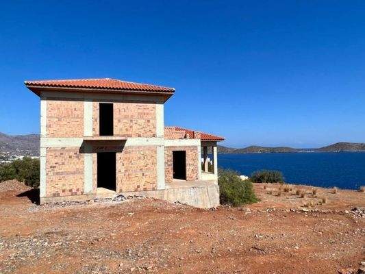 Kreta, Elounda: Rohbau - Luxusvilla mit atemberaubender Aussicht zu verkaufen