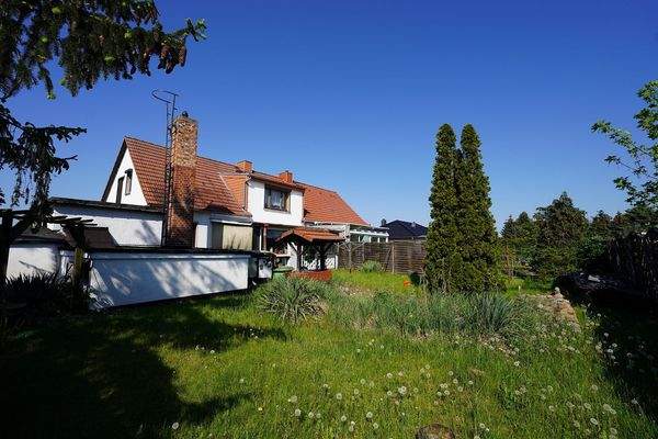 5 - Wohnhaus mit Garten.JPG